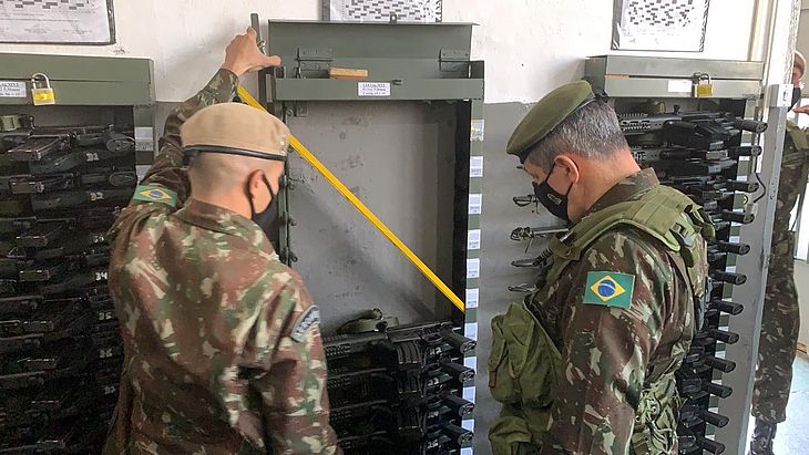 Exército investiga sumiço de metralhadoras em São Paulo - TNH1