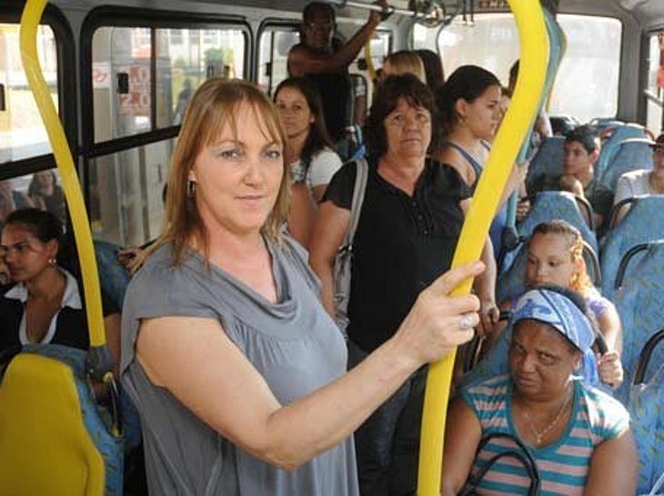 Ônibus deve parar para desembarque de mulher no local indicado por ela a  partir das 20h - TNH1