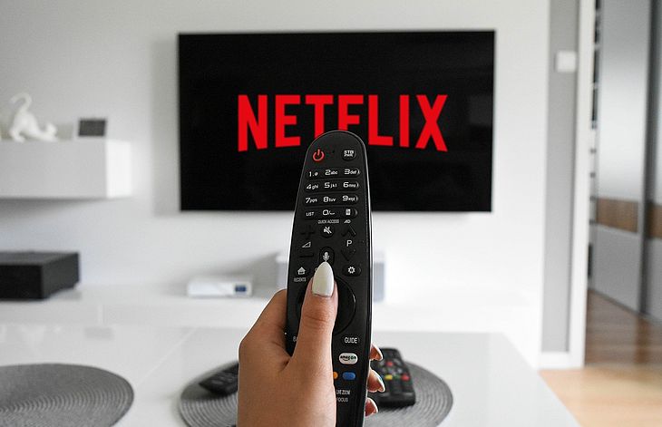 Netflix tem aumento de 78% em buscas por cancelamento após fim de  compartilhamento de senhas - TNH1