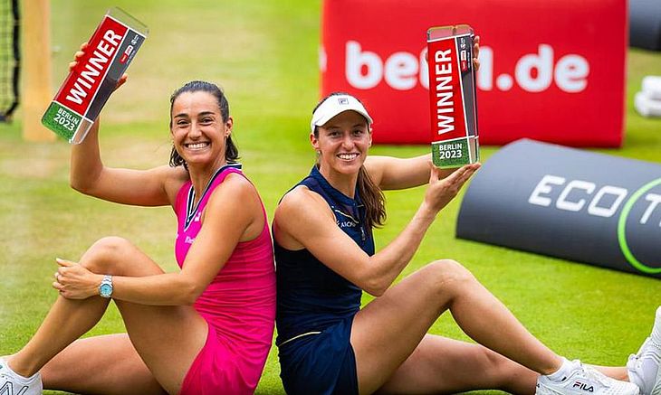 Stefani fatura Torneio de Adelaide, seu 1º título de duplas em