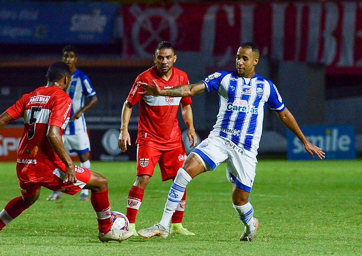 CSA vence no Náutico no estádio Rei Pelé 