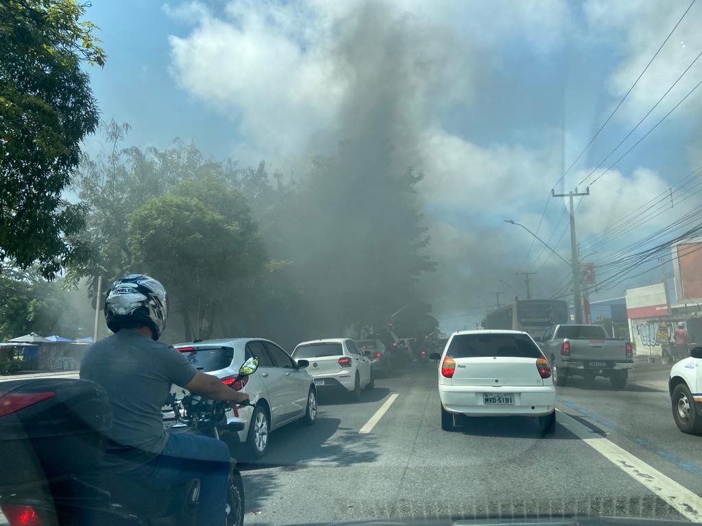 Protesto gerou congestionamento na Avenida Fernandes Lima