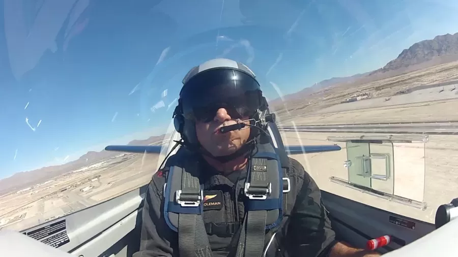 Piloto que treinou atores de 'Top Gun' morre após avião cair nos EUA