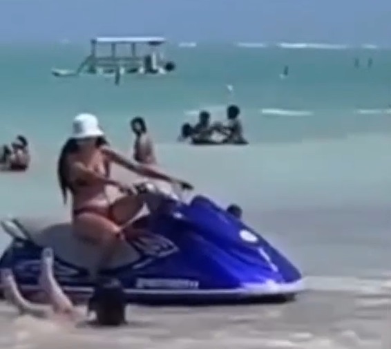 Banhista é atingida por moto aquática em praia de Maragogi