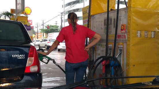 Imagem Redução + Aumento? Saiba quanto está custando o litro da gasolina em Maceió