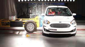 Imagem Vídeo: Ford Ka ganha 3 estrelas para adultos em novo teste do Latin NCap