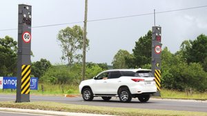 Imagem Presidente Bolsonaro quer fim das lombadas eletrônicas em rodovias federais