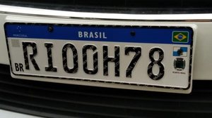 Imagem Presidente promete anular placa Mercosul no Brasil