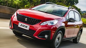 Imagem Lançamento: Peugeot 2008 muda visual e fica mais parecido com irmão