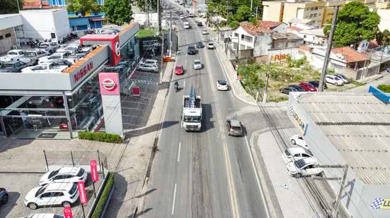 Os trabalhos serão iniciados com a fresagem, que é a retirada do asfalto antigo. Com a finalização, a via receberá uma nova camada de asfalto - Junior Bertoldo / Ascom Seminfra