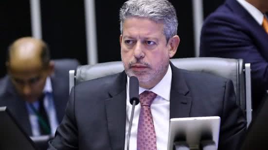 Imagem Arthur Lira destaca que regulamentação da reforma tributária é mais uma “prova inequívoca e contundente do trabalho da Câmara em benefício do Brasil”