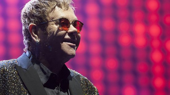 O músico britânico Elton John se apresenta no Allianz Parque, na zona oeste de São Paulo - UOL / Folhapress