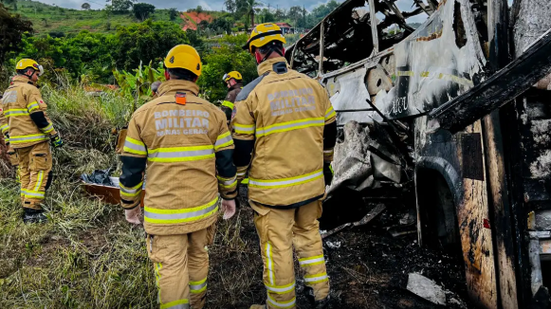 Dos corpos identificados, 16 já foram retirados pelos familiares. - Foto: Cortesia/CBM/MG