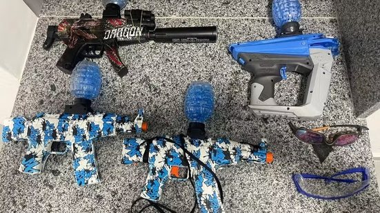 Armas de brinquedo, com munição em gel, viraram febre em várias regiões do país - Divulgação