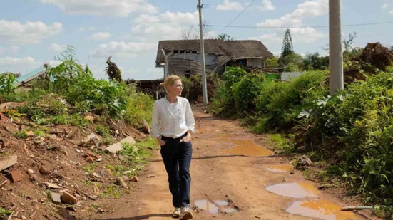 A atriz australiana Cate Blanchett visitou Porto Alegre, Taquari e Cruzeiro do Sul, regiões afetadas pela enchente que atingiu o estado em maio de 2024 - Foto: Hector Perez/Acnur