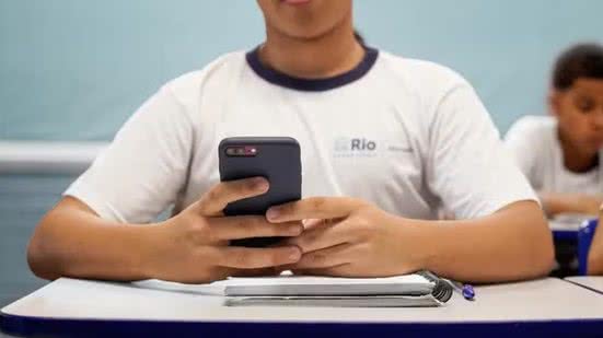 Câmara aprova proibição de uso de celulares em escolas do país - Divulgação / Prefeitura do Rio de Janeiro