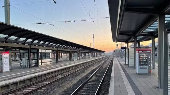 O caso teria ocorrido na estação de trem Kaiserslautern, na Alemanha - Reprodução/Google Maps