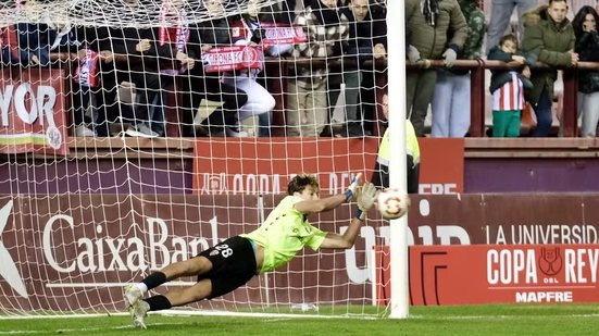 Lateral pega pênalti e classifica time da 4ª divisão na Copa do Rei - UD Logroñés