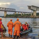 A ponte Juscelino Kubitschek, que liga os estados do Tocantins e do Maranhão, cedeu na tarde desse domingo - Corpo de Bombeiros / Governo do Tocantins