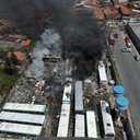 O fogo na garagem formou uma nuvem gigante na região - Foto: Cortesia/CBMAL