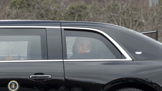 A comitiva com o presidente Joe Biden e o presidente eleito Donald Trump segue para o Capitólio dos EUA para a posse do presidente eleito Donald Trump em 20 de janeiro de 2025 em Washington, DC. Donald Trump toma posse para seu segundo mandato como o 47º p - Brazil Photo Press / Folhapress