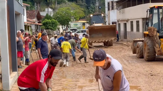 Imagem Fortes chuvas em Minas Gerais destroem 9 pontes de cidade do interior