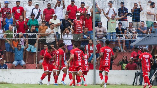 O gol de Afonso sacramentou a vitória do Penedense no Estádio Alfredo Leahy - João Marcelo Cruz / TNH1