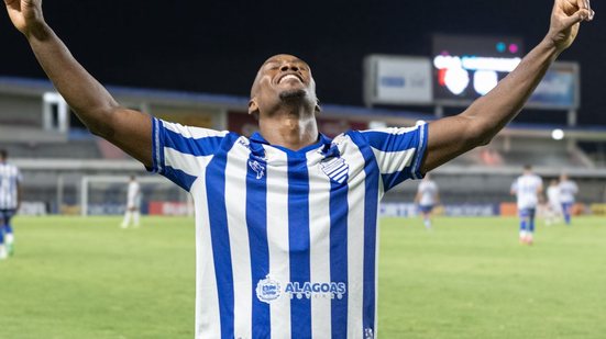 Igor Bahia fez o gol da vitória para o Azulão - Allan max/ CSA