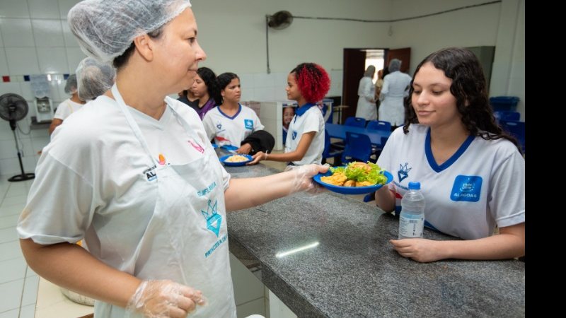 Bonificação de R$ 51 milhões para servidores da Educação será paga em 5 de fevereiro - Agência Alagoas