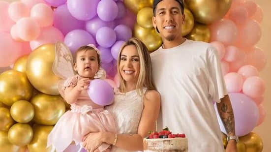 Roberto Firmino, Larissa Firmino e a filha Sophia - Foto: Reprodução/Redes Sociais