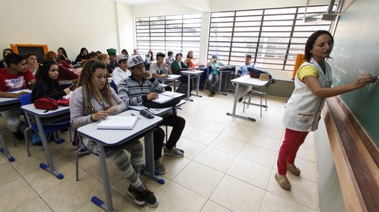 Imagem Bonificação a servidores da Educação é aprovada na Assembleia Legislativa