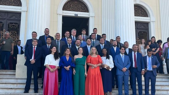 A posse dos vereadores foi presidida pelo vereador Galba Netto, atual presidente da casa - Foto: Théo Chaves