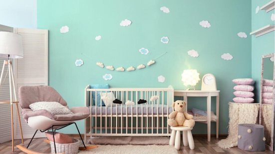 Decorar o quarto do bebê é um dos momentos mais especiais para os pais (Imagem: New Africa |  Shutterstock)