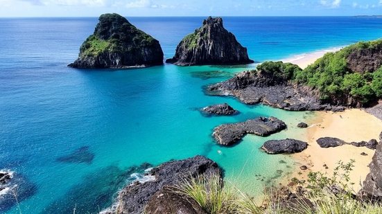 Fernando de Noronha tem algumas das praias mais bonitas do mundo (Imagem: jp_vizintim | Shutterstock)