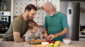 O cuidado com a alimentação ajuda na prevenção de doenças comuns em homens (Imagem: Mladen Zivkovic | Shutterstock)