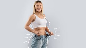 Alguns hábitos podem contribuir para o aumento da gordura abdominal (Imagem: Prostock-studio | Shutterstock)