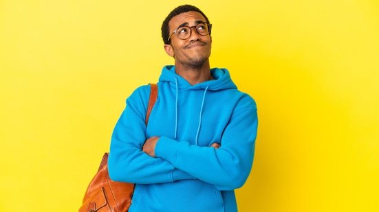 Intervalo entre as provas do Enem pode ser decisivo para o desempenho dos estudantes (Imagem: Luis Molinero | Shutterstock)