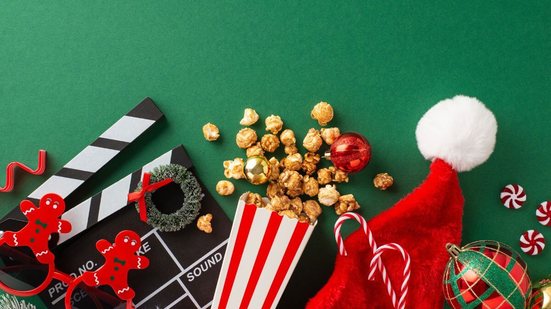 Os filmes de Natal são a opção perfeita para entrar no clima da festividade e se divertir (Imagem: Inspiration GP | Shutterstock)