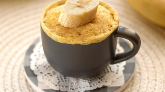 Bolo de caneca de banana com aveia (Imagem: Nataliia Suietska | Shutterstock)