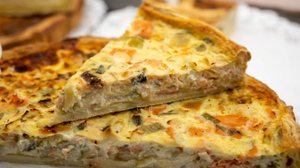 Quiche vegana de alho-poró e cenoura (Imagem: barmalini | Shutterstock)