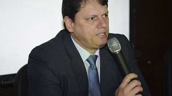 Ministro da Infraestrutura, Tarcísio Gomes de Freitas, disse que há projeções para privatizar ou liquidar cerca de 100 estatais | Agência Brasil