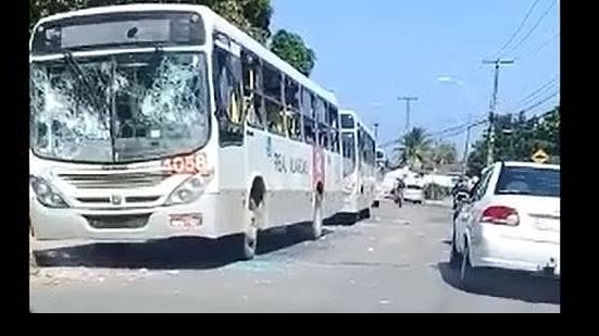 Ônibus e rodoviários foram levados para a delegacia | Reprodução