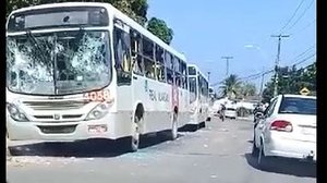 Ônibus e rodoviários foram levados para a delegacia | Reprodução