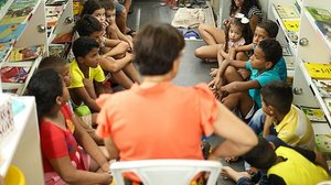 As crianças escreveram cartinhas contando seus desejos para o Natal | Foto: Mariel Nunes / Secom Maceió