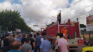 Imagem Após cortejo, corpo do prefeito de Arapiraca, Rogério Teófilo, é sepultado em Craíbas; veja imagens