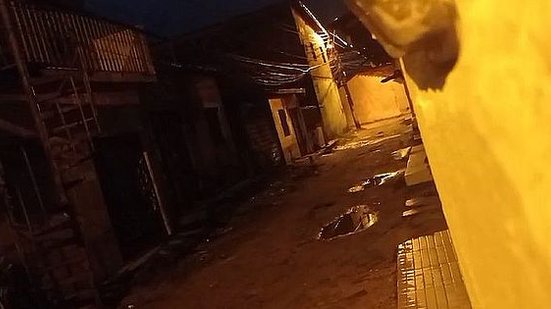 Tiroteio no Clima Bom assustou os moradores na madrugada desta segunda-feira, em Maceió | Reprodução / Vídeo