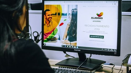 Portal do Recadastramento reúne tutorial e outras informações que podem auxiliar servidores | Agência Alagoas