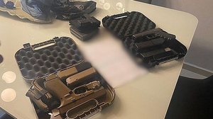 As armas apreendidas em residência de CAC, na Ponta Verde | Divulgação / Polícia Civil