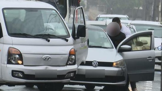 Briga de motoristas parou trânsito no bairro Cambona, em Maceió | Foto: Reprodução