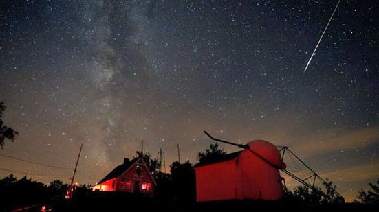 Registro de um meteoro das Perseidas em 7 de agosto de 2010 – Springfield, Vermont | Dennis di Cicco